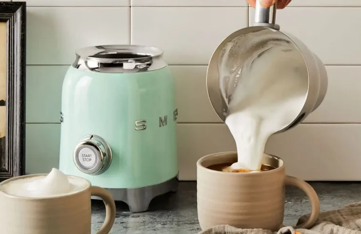lapte frotat cafea