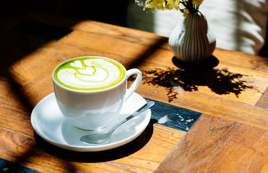matcha latte ceai