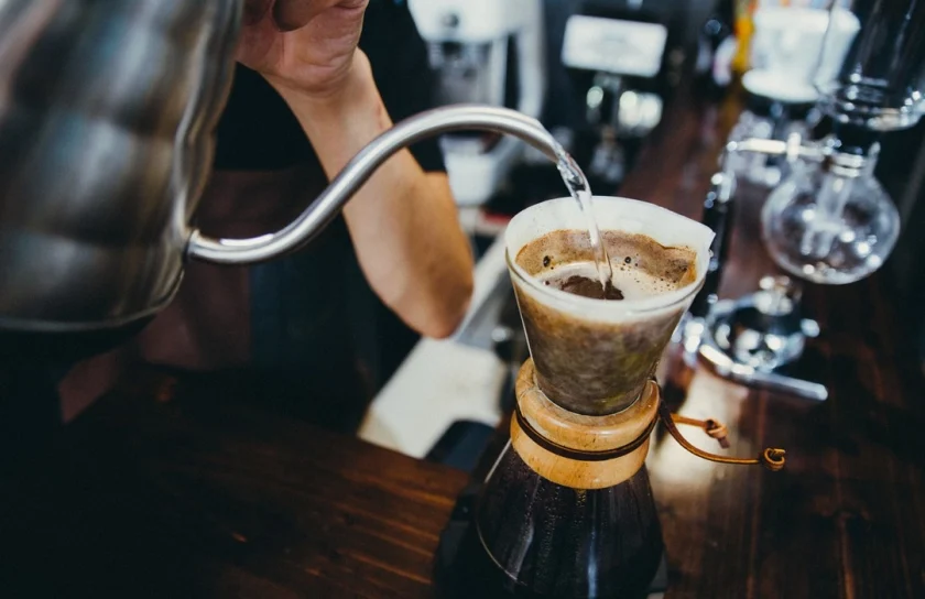 preparare cafea chemex